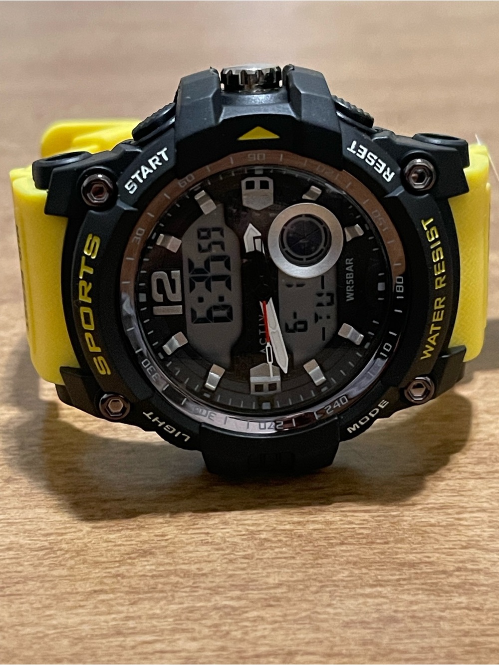 Activa Circuit X
Invicta Analog Digital Men's Watch - 54mm.
Yellow & Black New